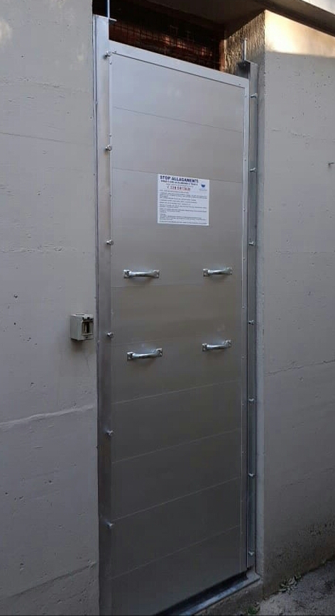 Protection anti-inondation mobile en aluminium pour les portes acheter en  ligne